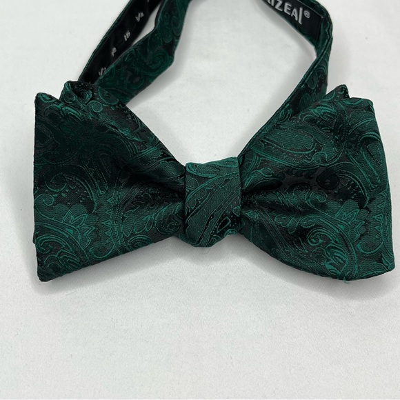 Hunter Green Bow Tie - Picture 1 of 8